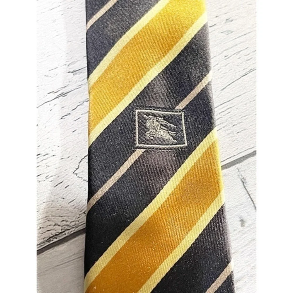 BURBERRY Italy Men's Classic 60" Neck Tie in Yellow Navy Stripe - Picture 6 of 6